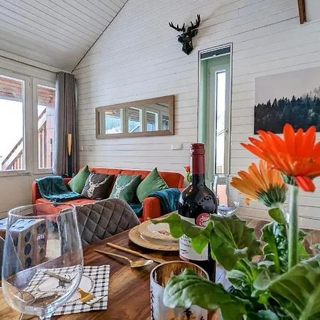Hirschperle Maisonette Mit Terrasse & Hallenbad